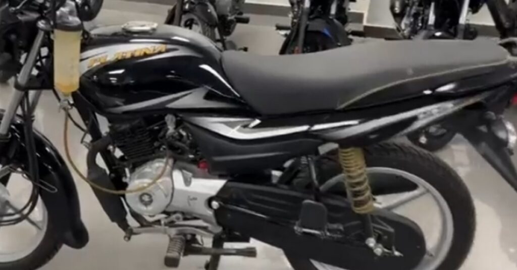 Bajaj Platina CNG: 2025 में लॉन्च हुई पेट्रोल Platina के बढ़ते दामों से छुटकारा, जबरदस्त माइलेज और किफायती राइड का नया विकल्प